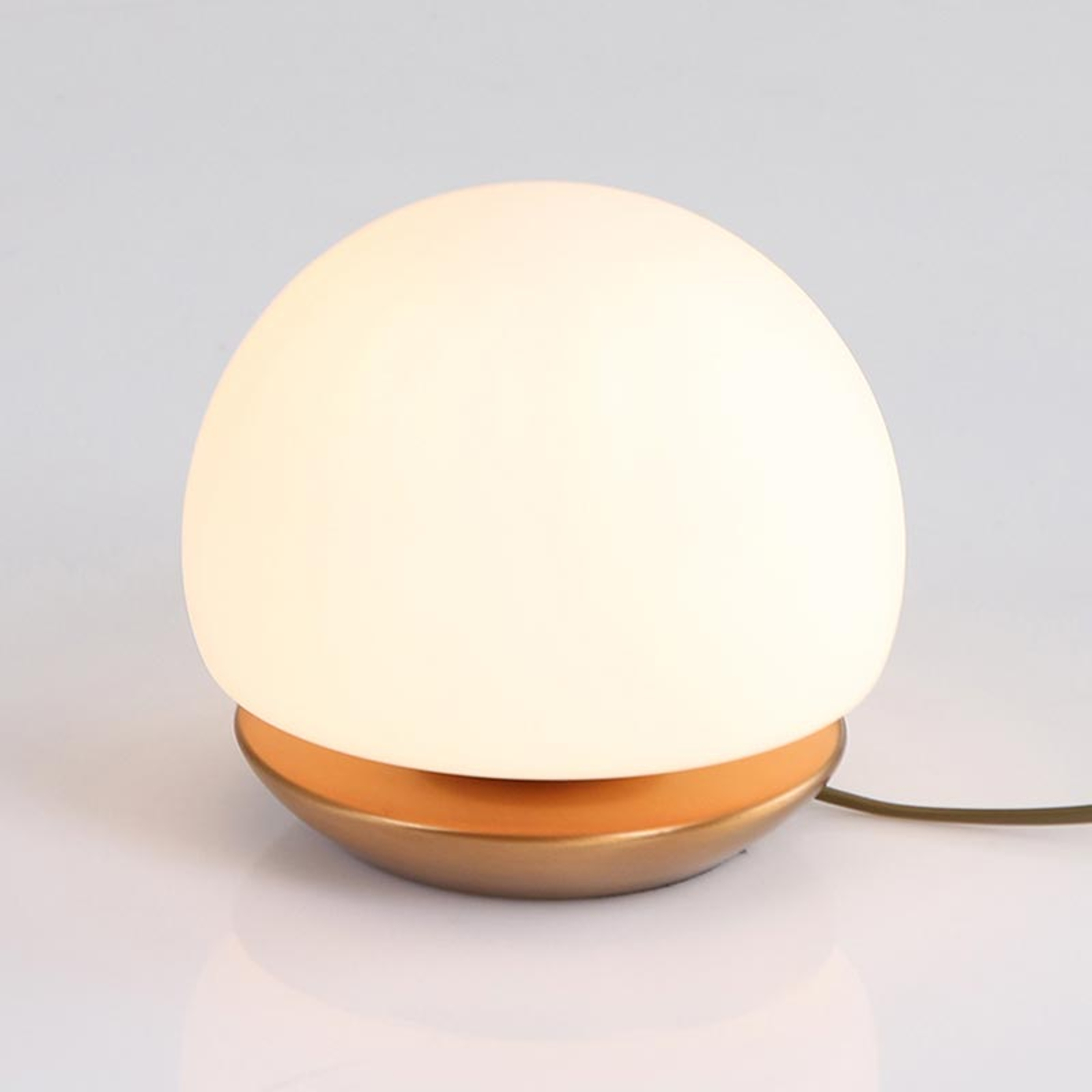 Liten LED-bordslampa Ancilla i brons