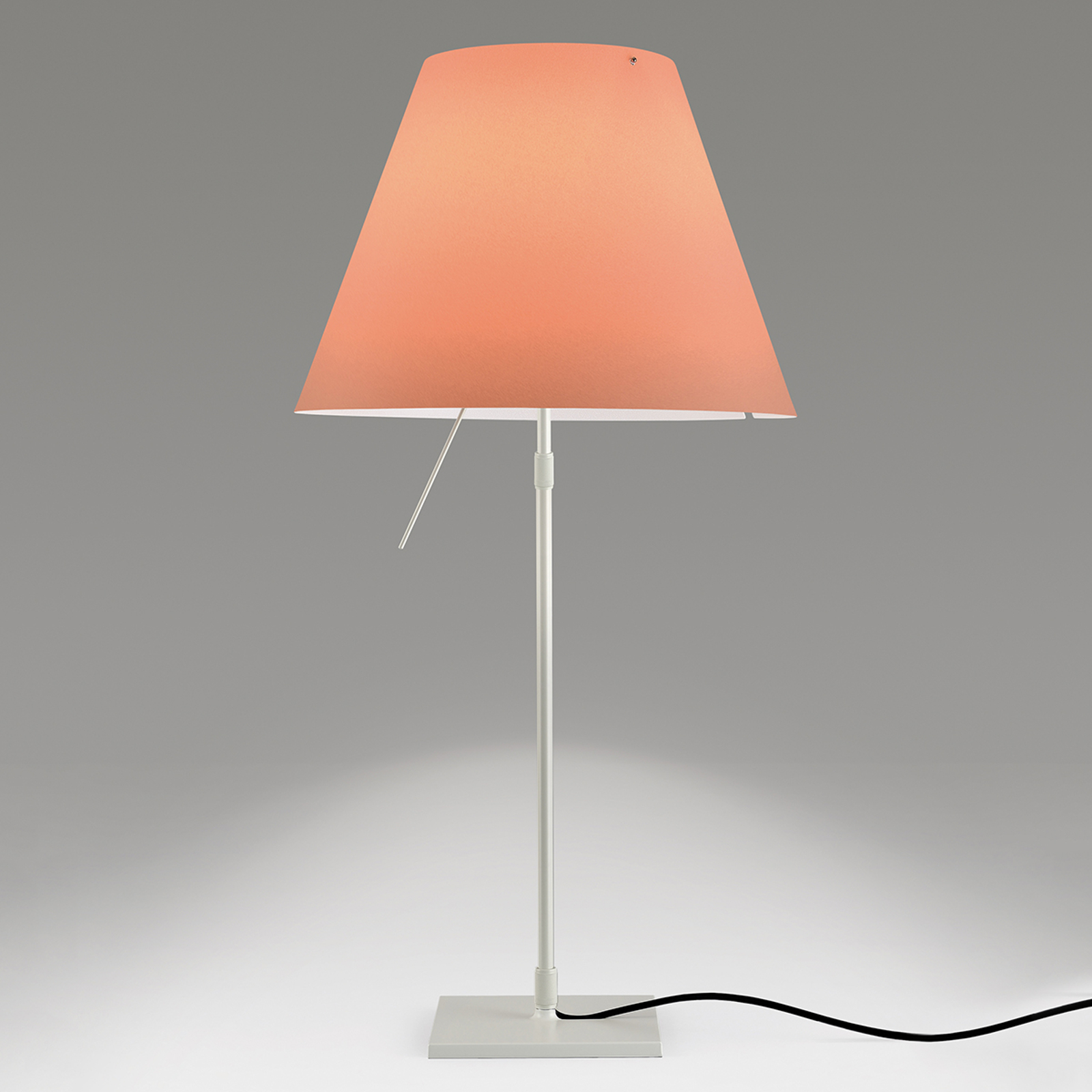 Rödaktig LED-bordslampa Constanza